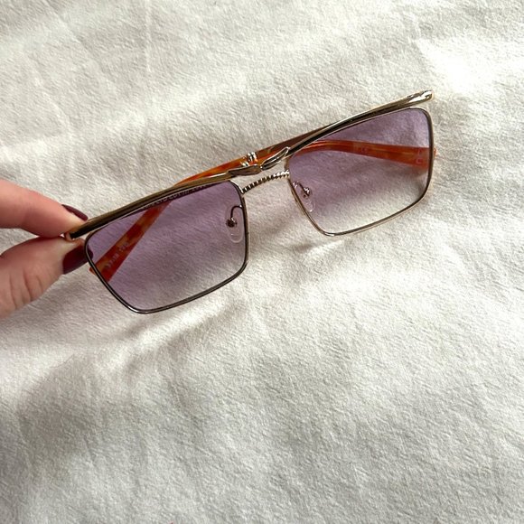 Le Specs Nemesis Sunglasses in Gold & Lilac NWT - Picture 7 of 8